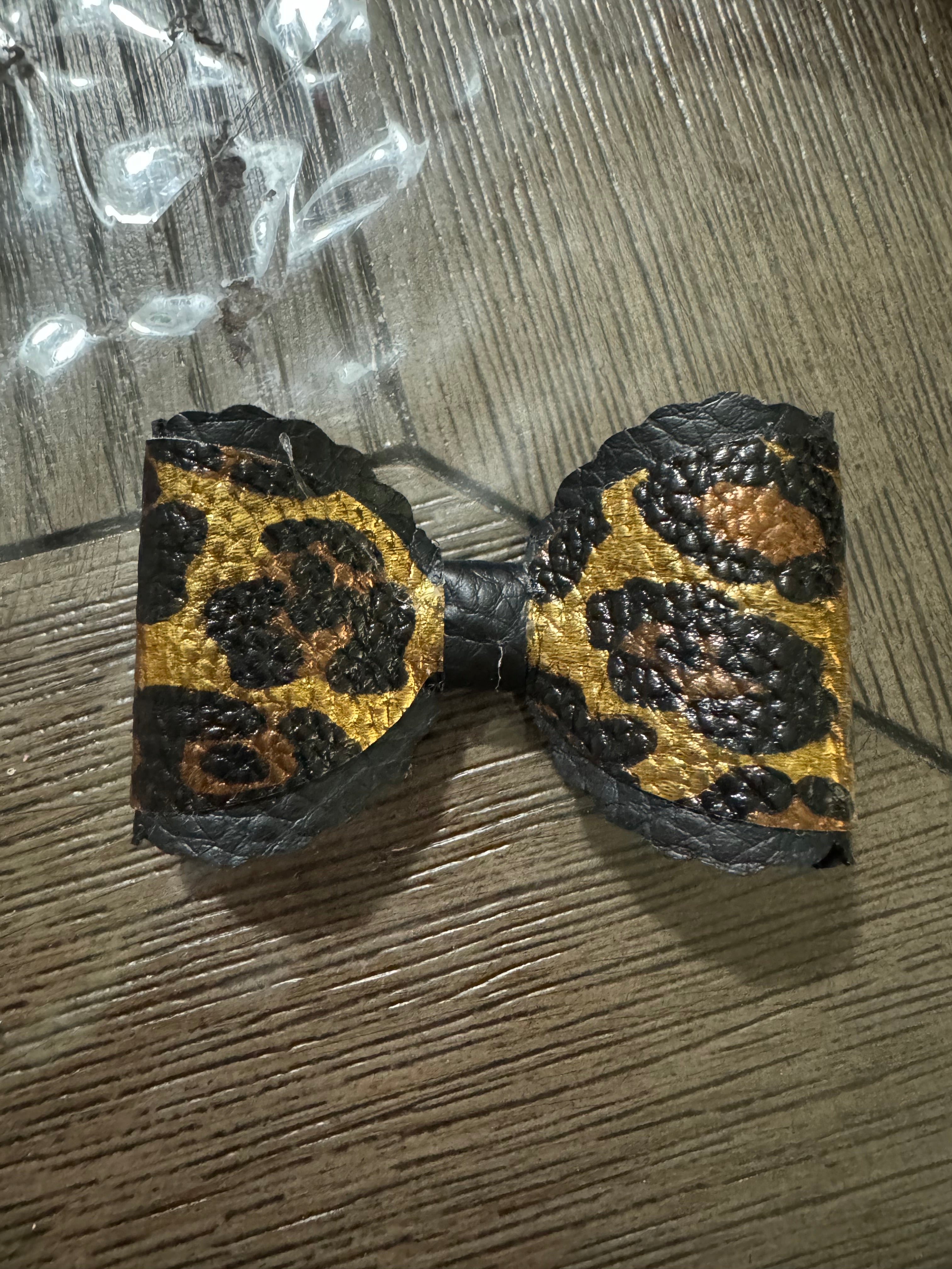 Cheetah print clip