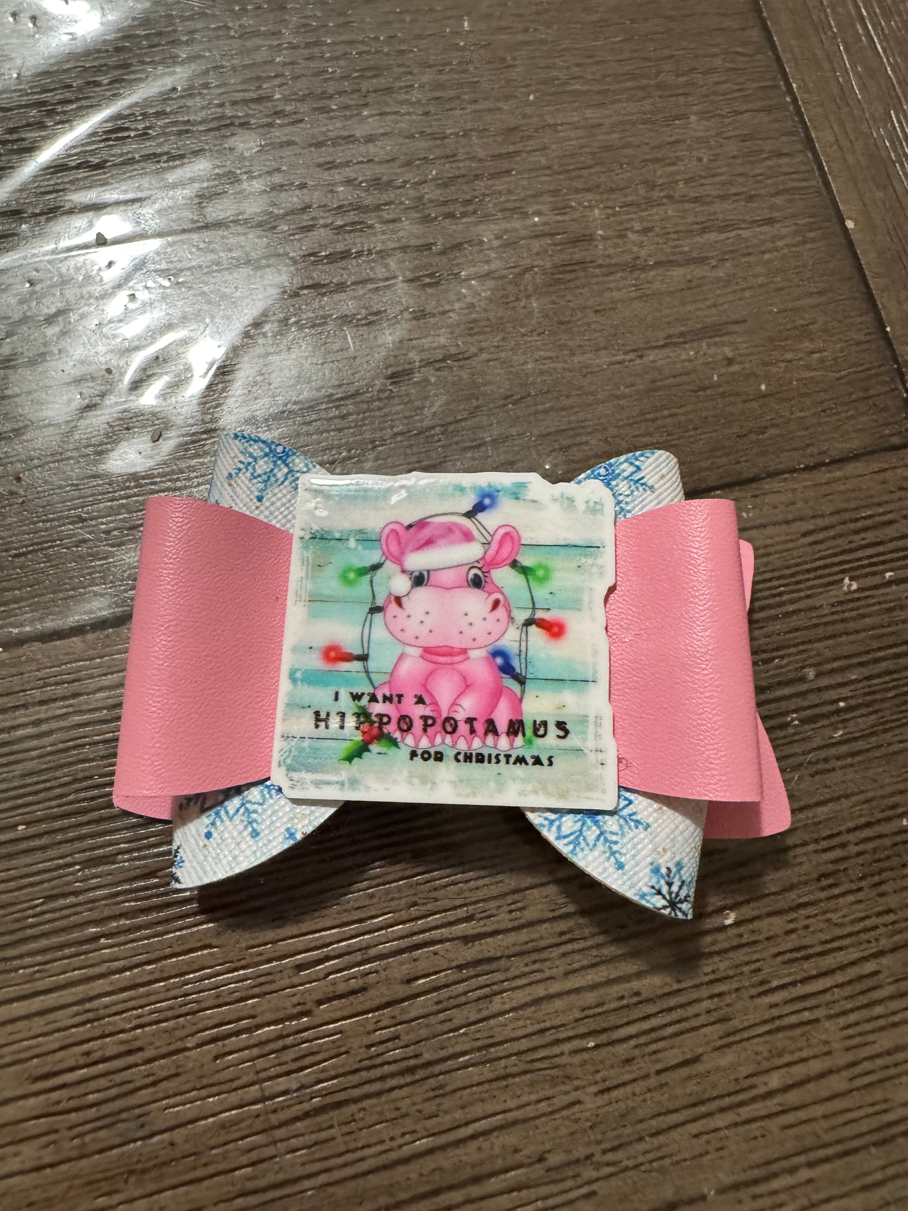 Hippopotamus bow clip