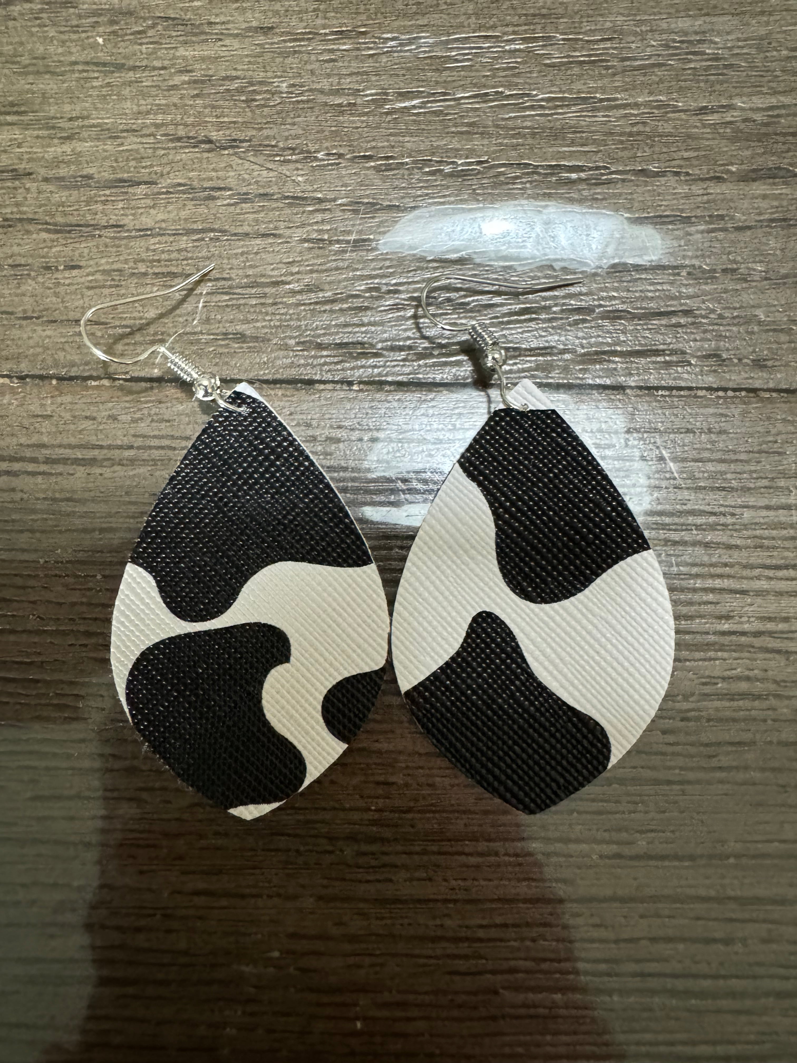 Moo moo dangle earrings