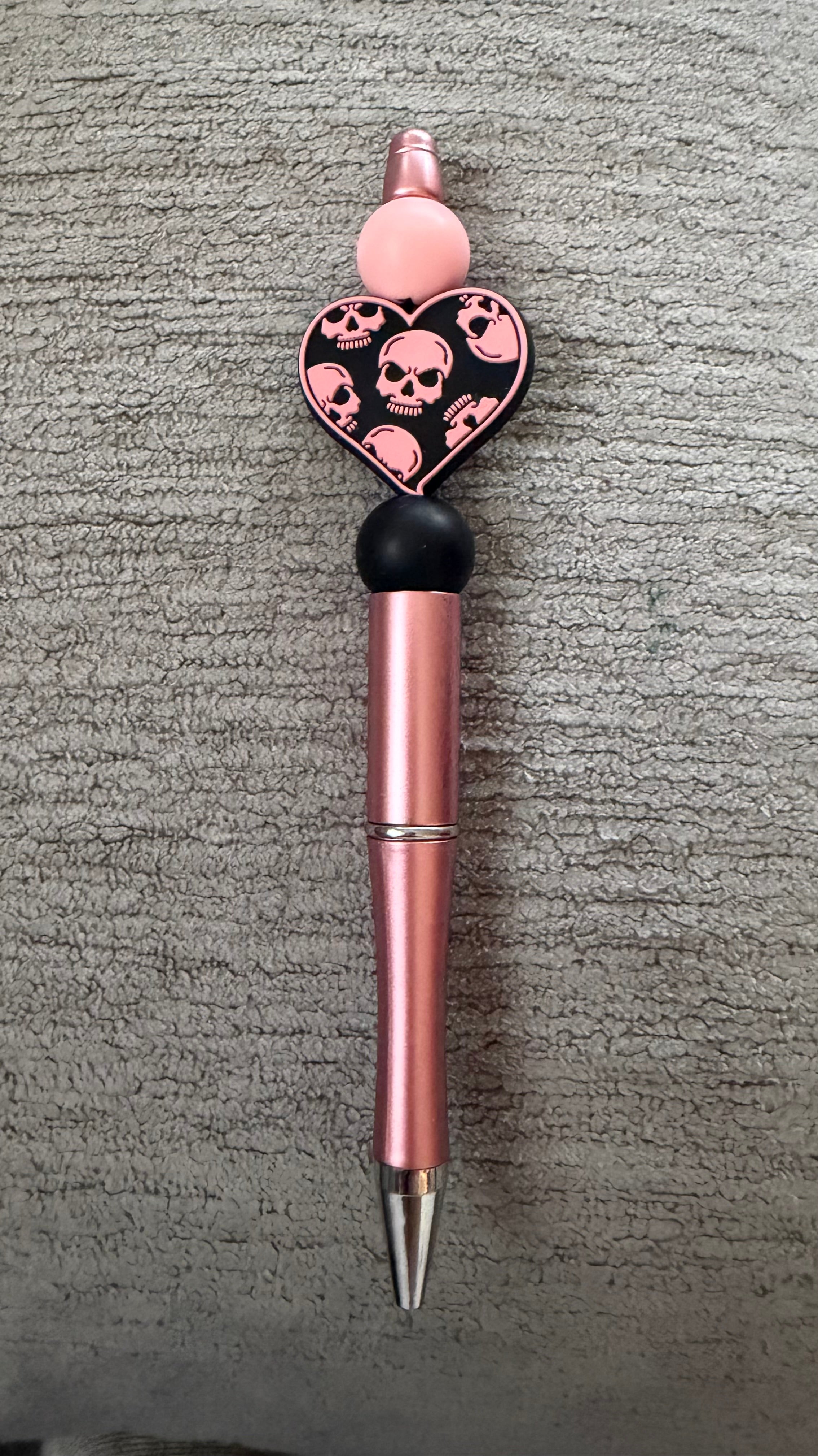Skull heart pen