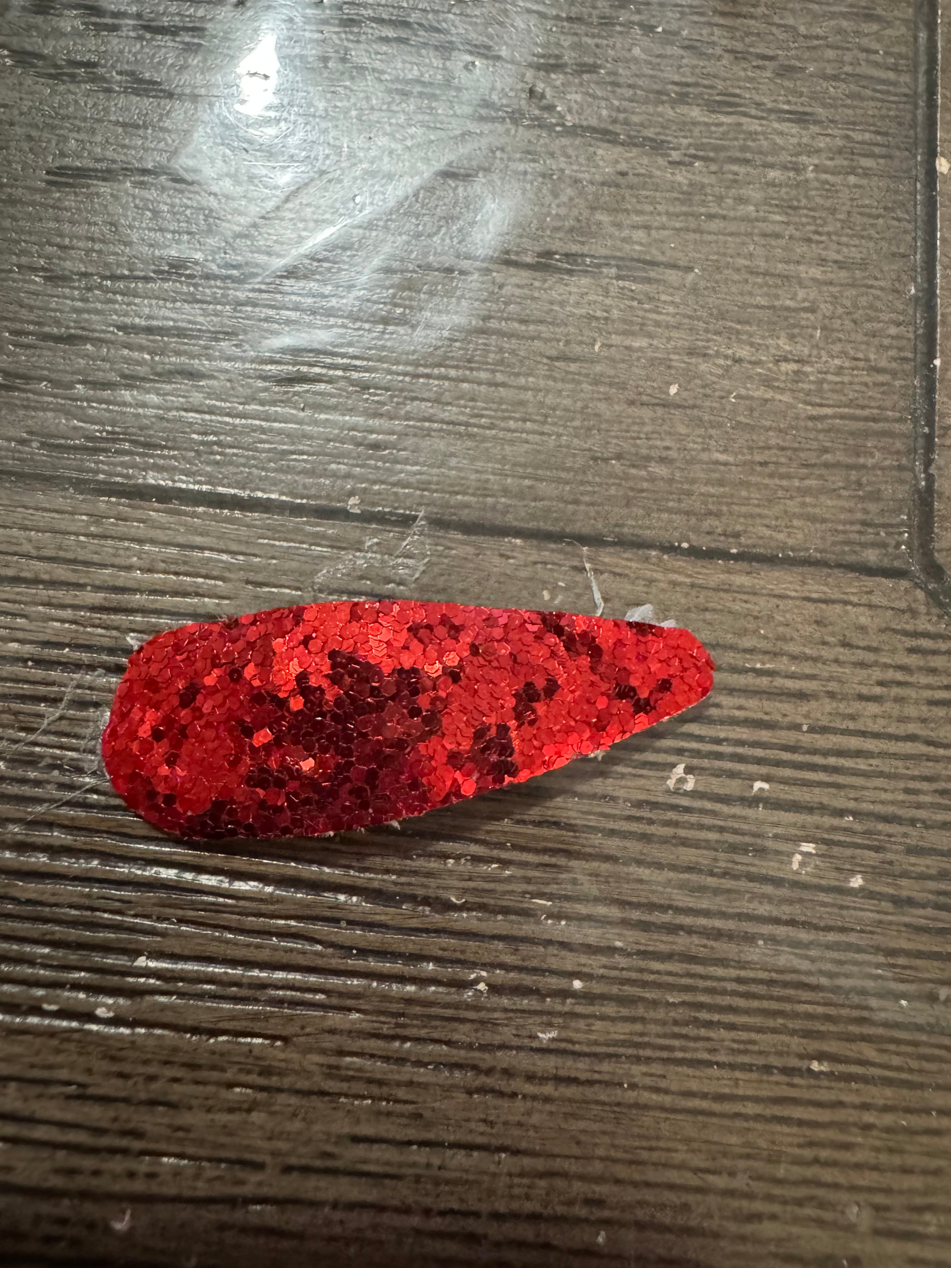 Red glitter snap clip