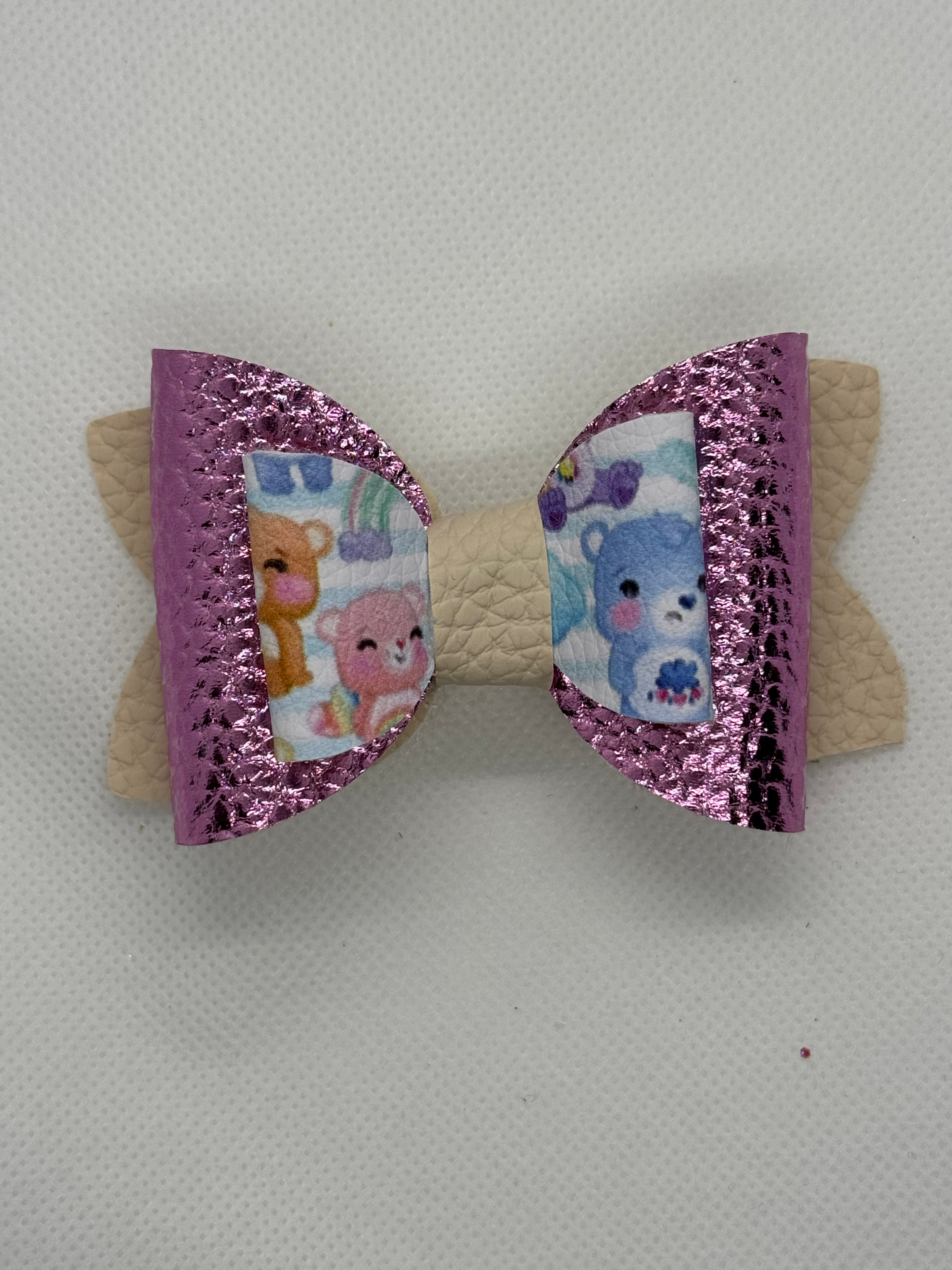 Bear straw topper bow