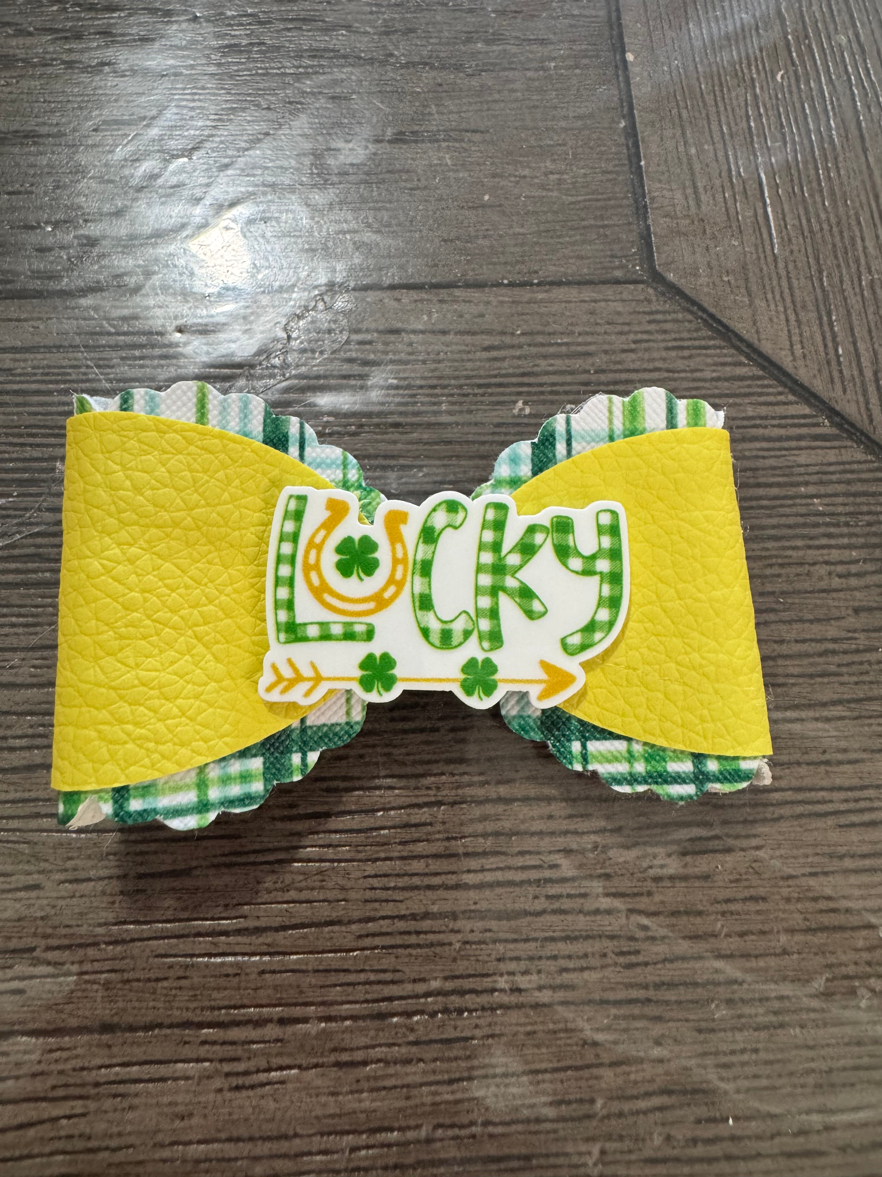Lucky overlay bow clip