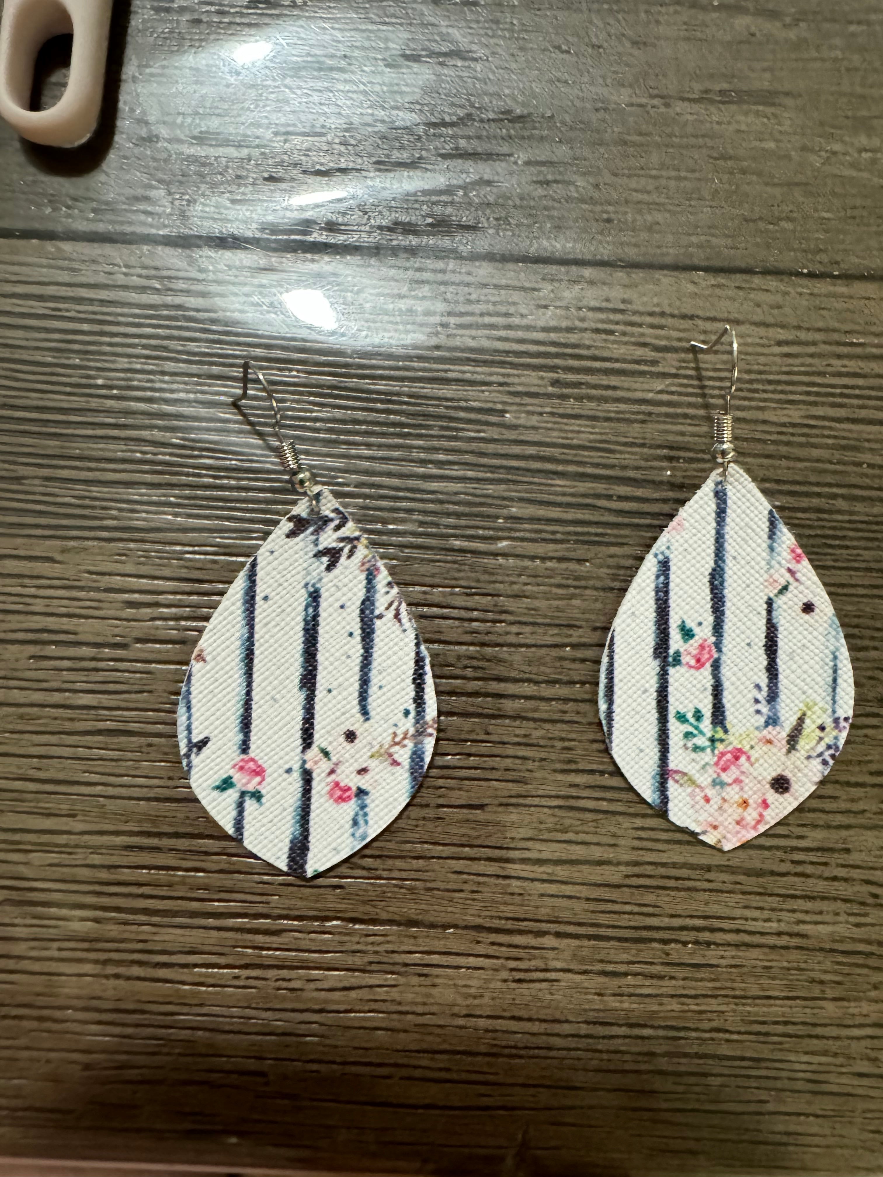 Floral stripes earrings
