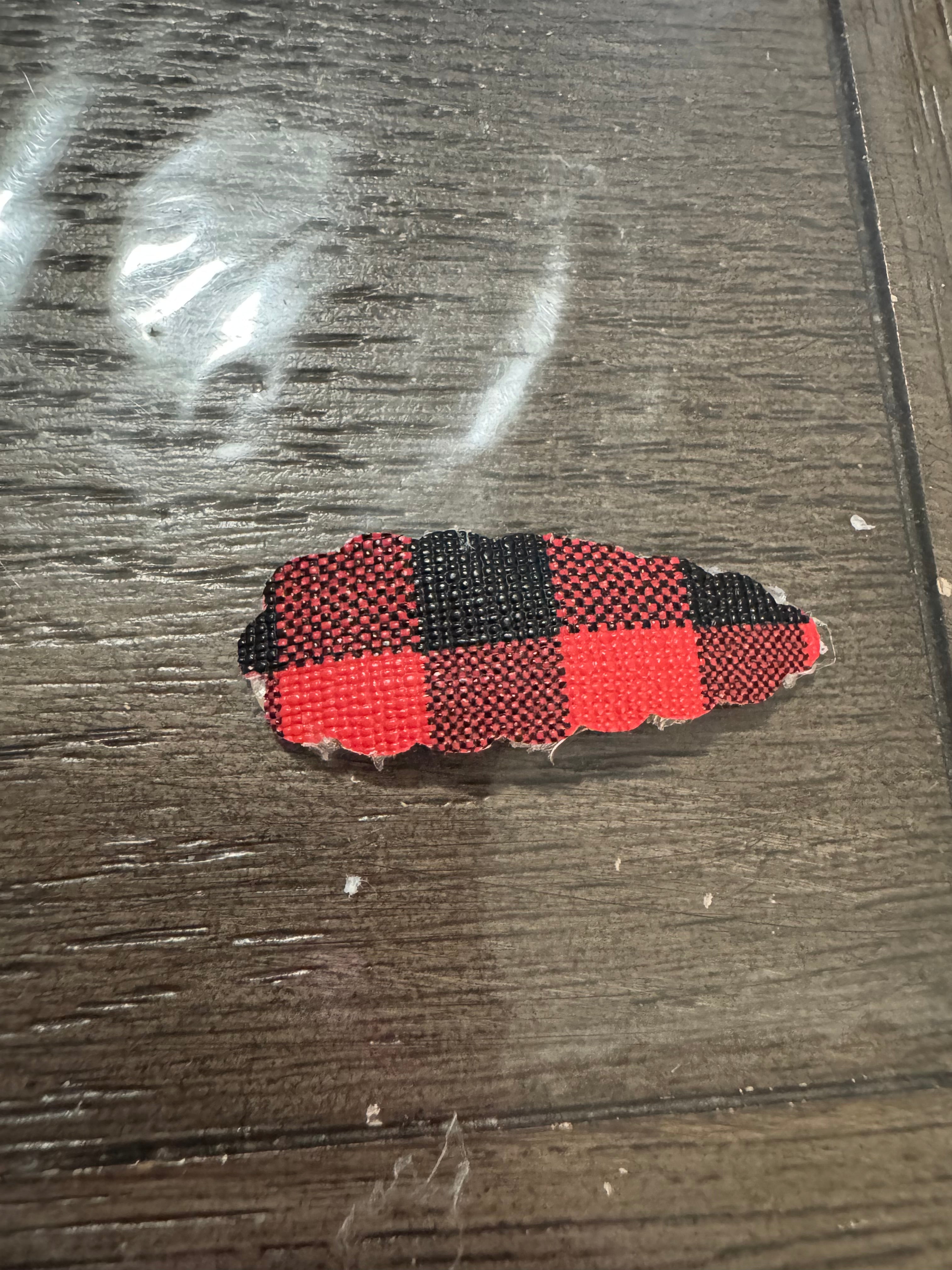 Red plaid scalloped snap clip
