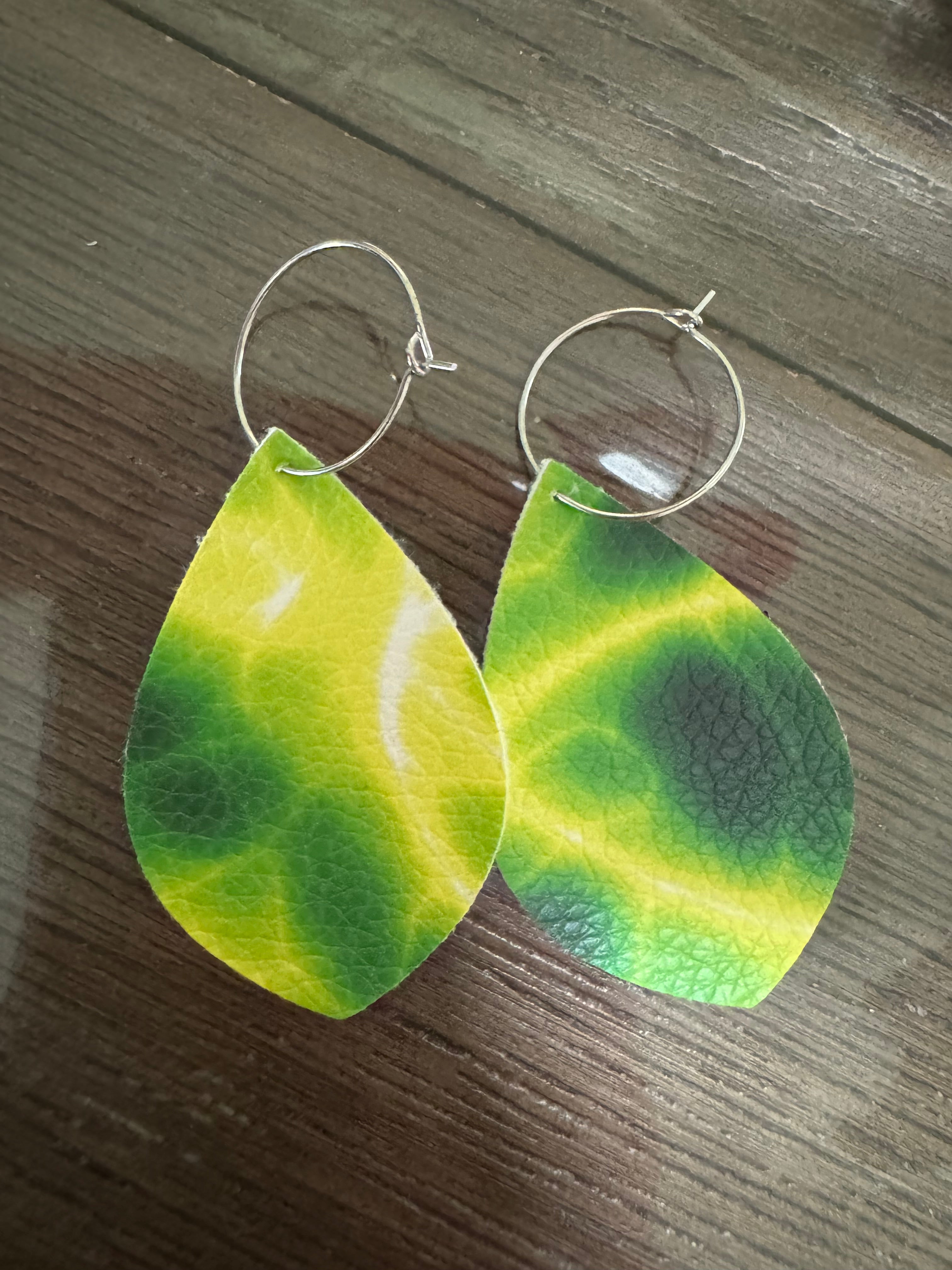 Yellow and green smoke hoops