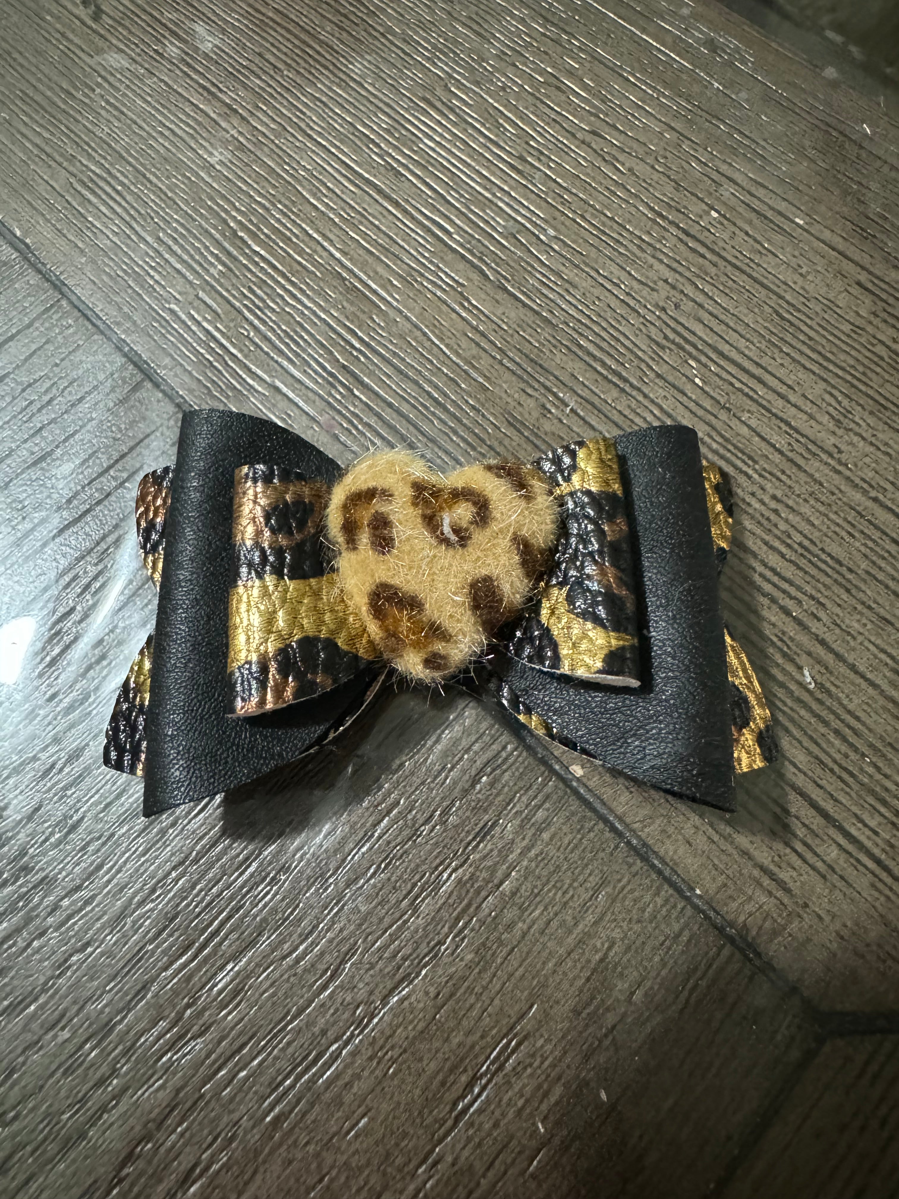 Cheetah straw topper bow