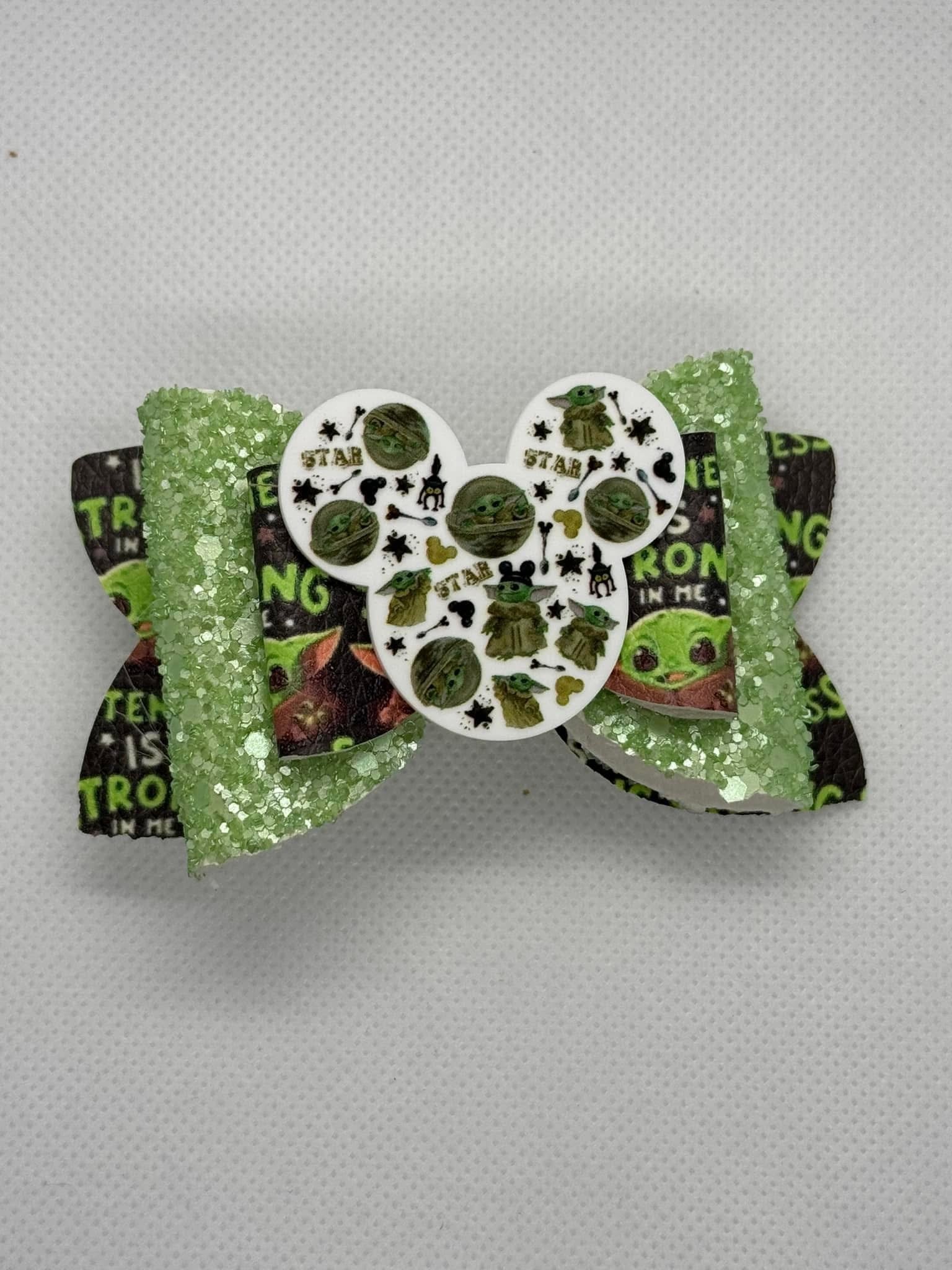 Green straw topper bow