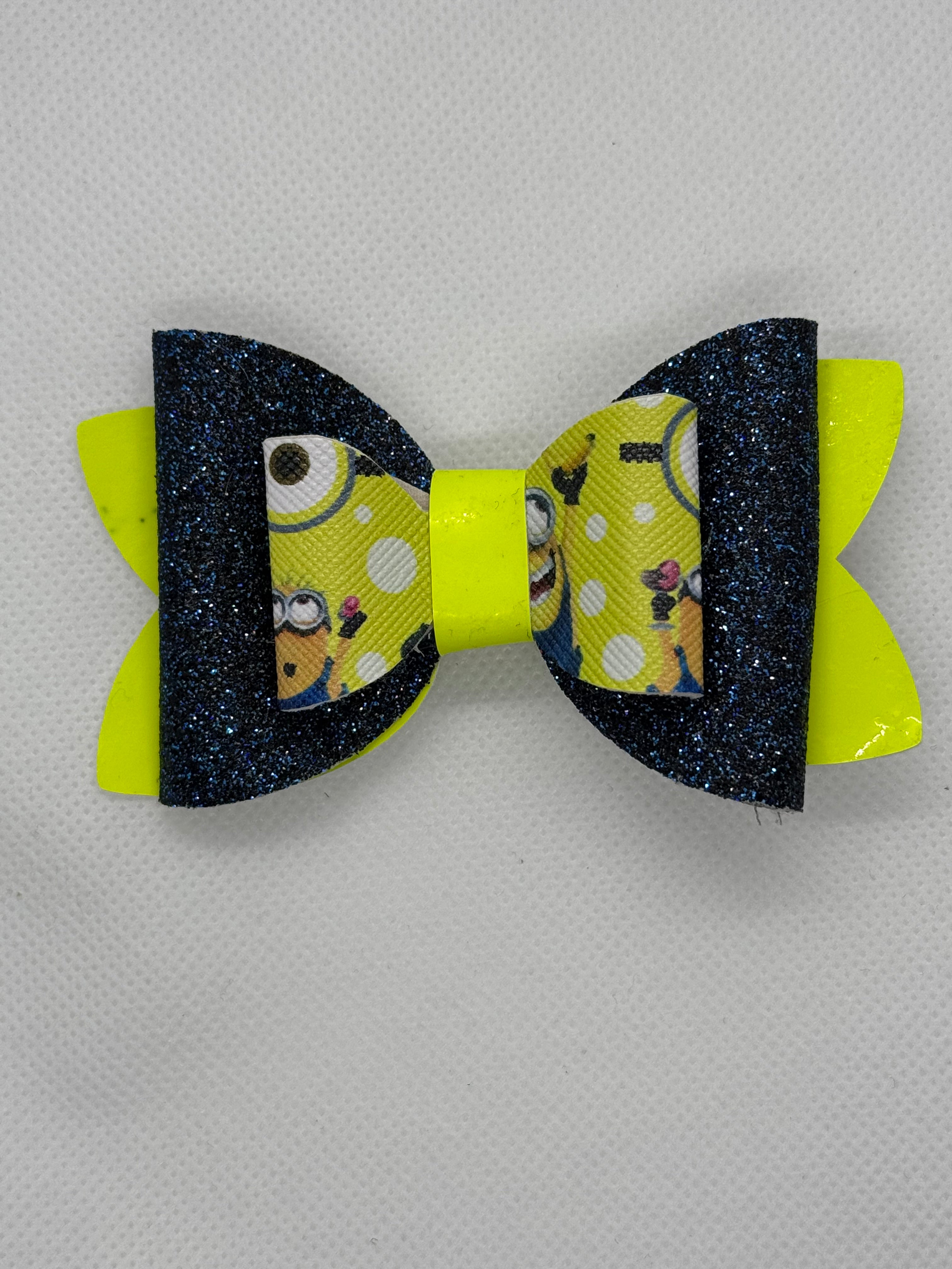 Banana clip bow
