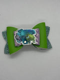 Green straw topper bow