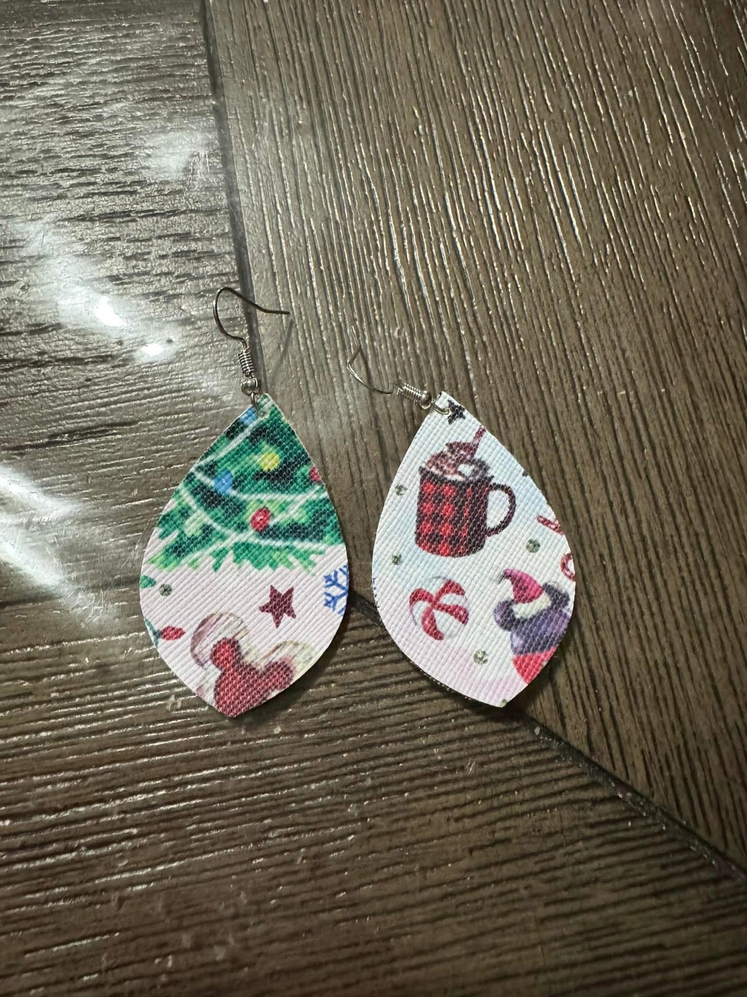 Christmas dangle earrings