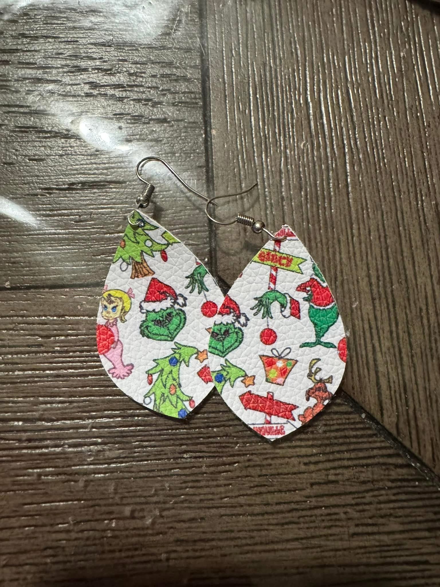 Christmas dangle earrings