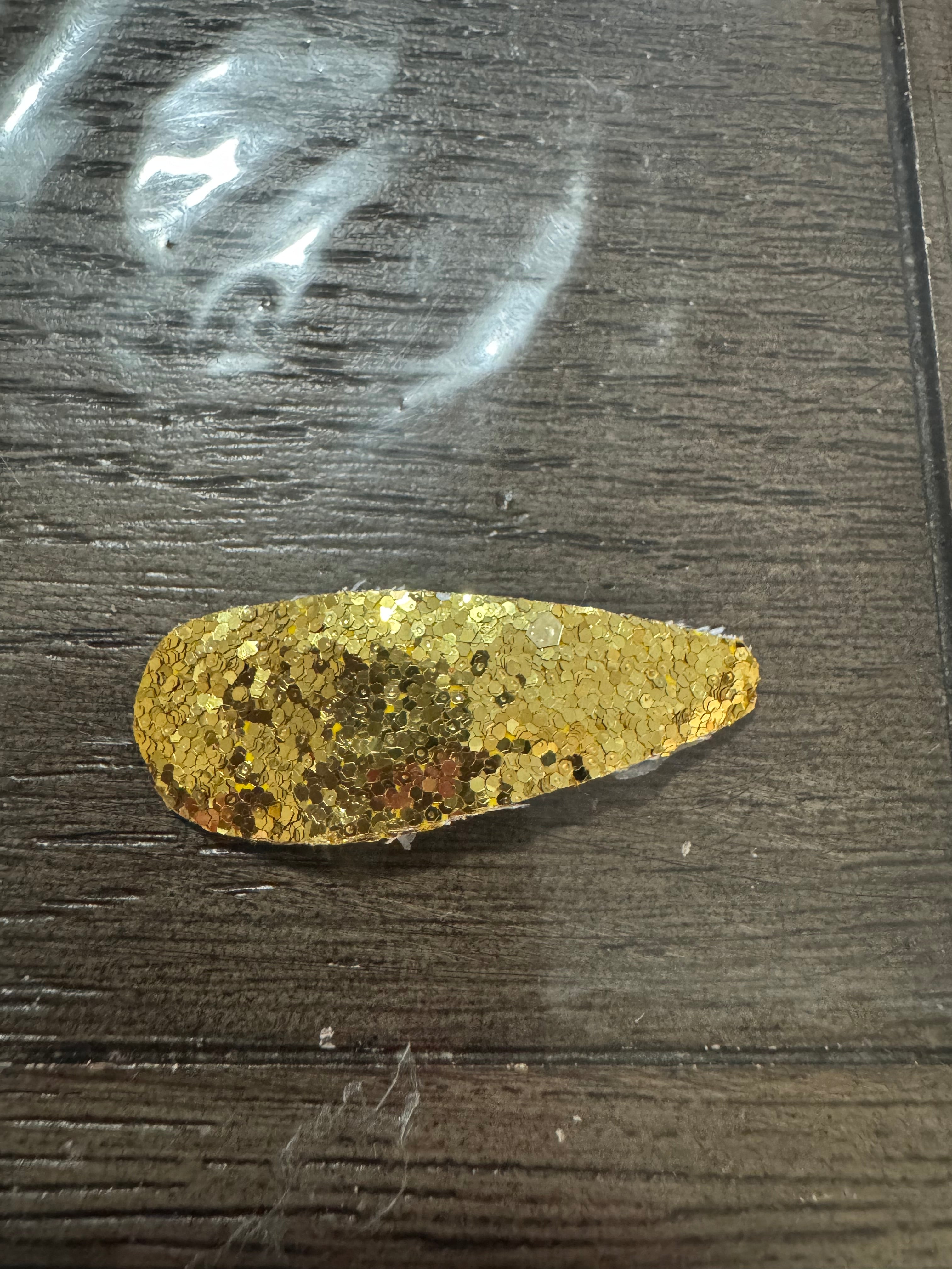 Gold glitter snap clip