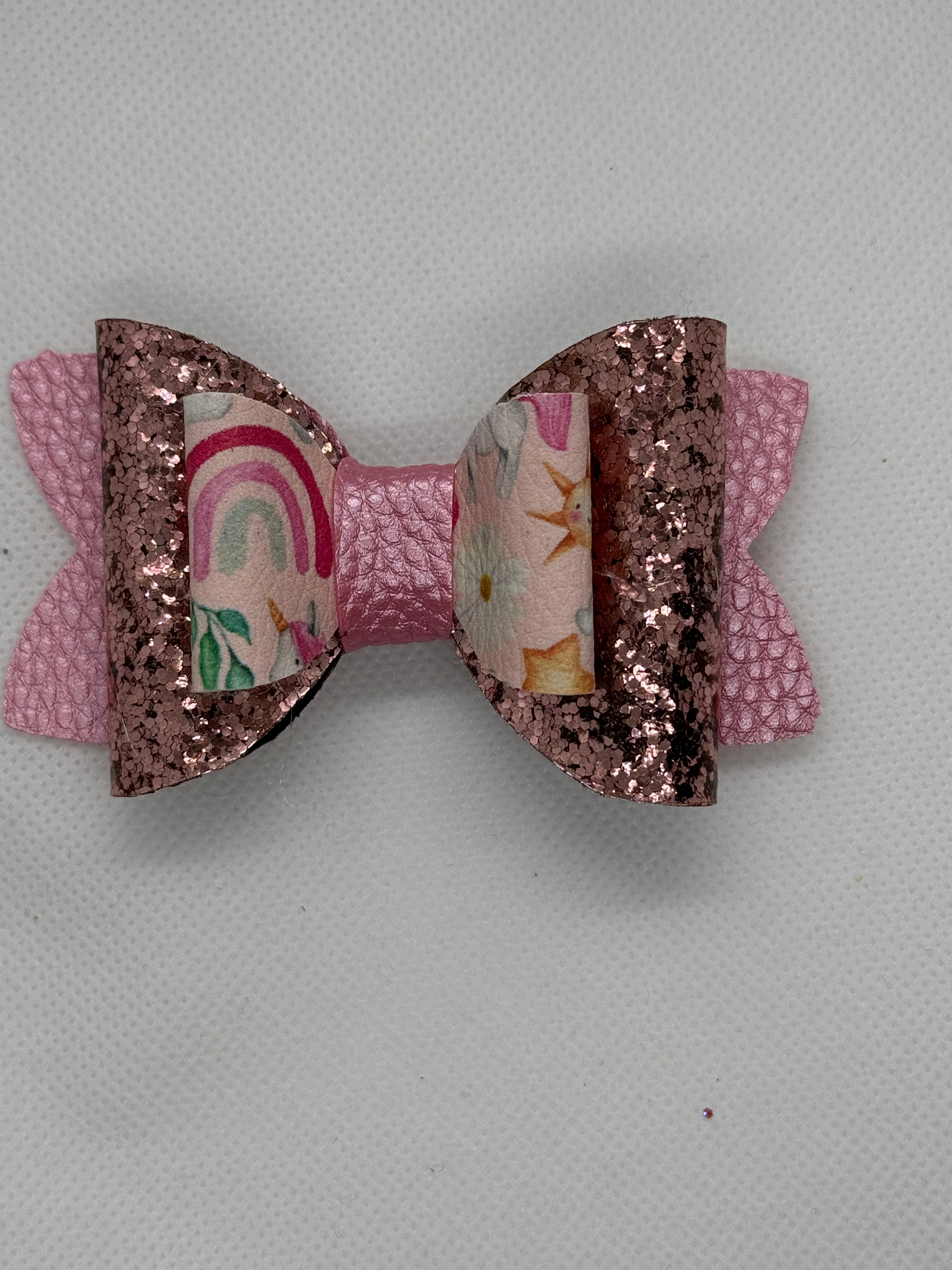 Pink unicorn clip bow