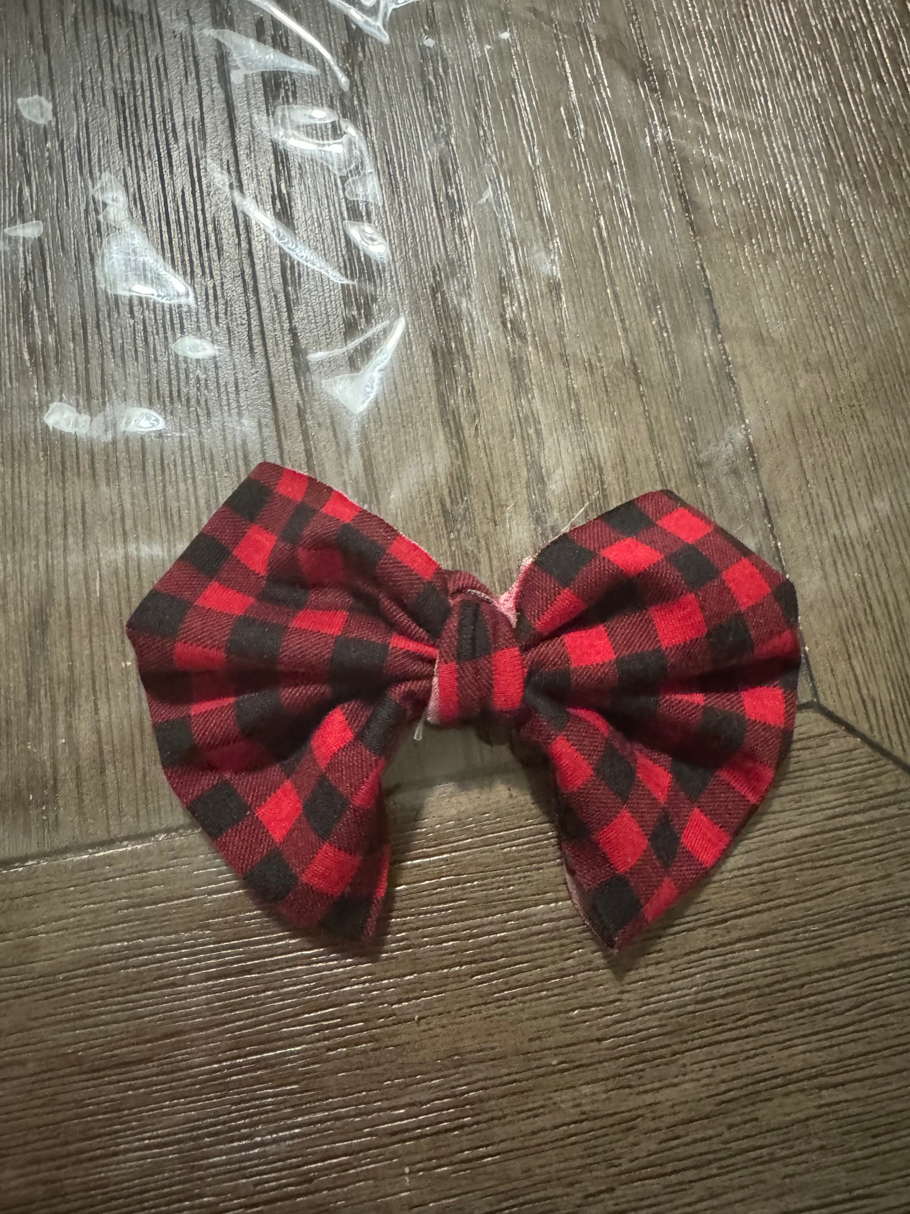 Buffalo plaid clip