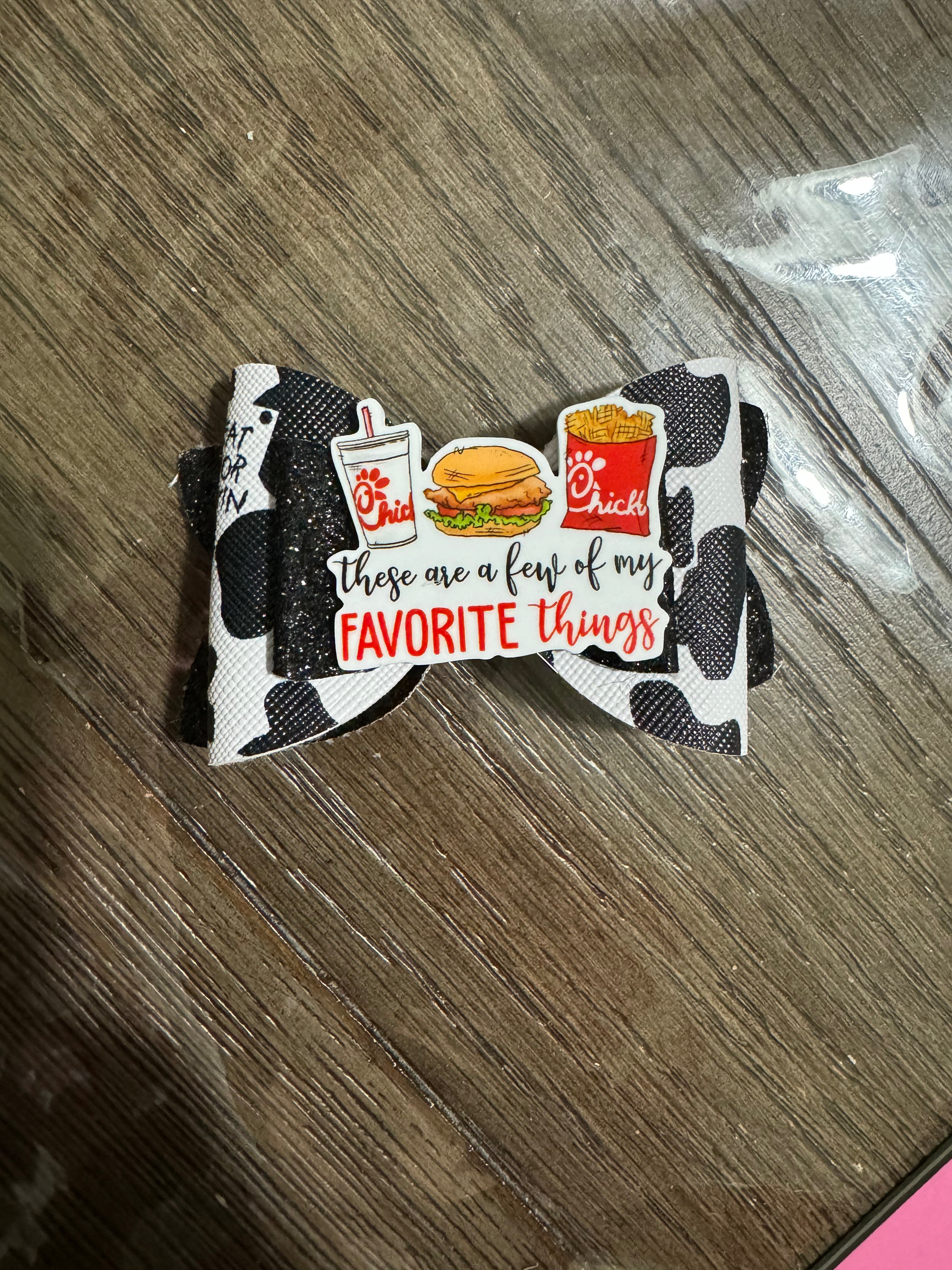 Chicken straw topper bow