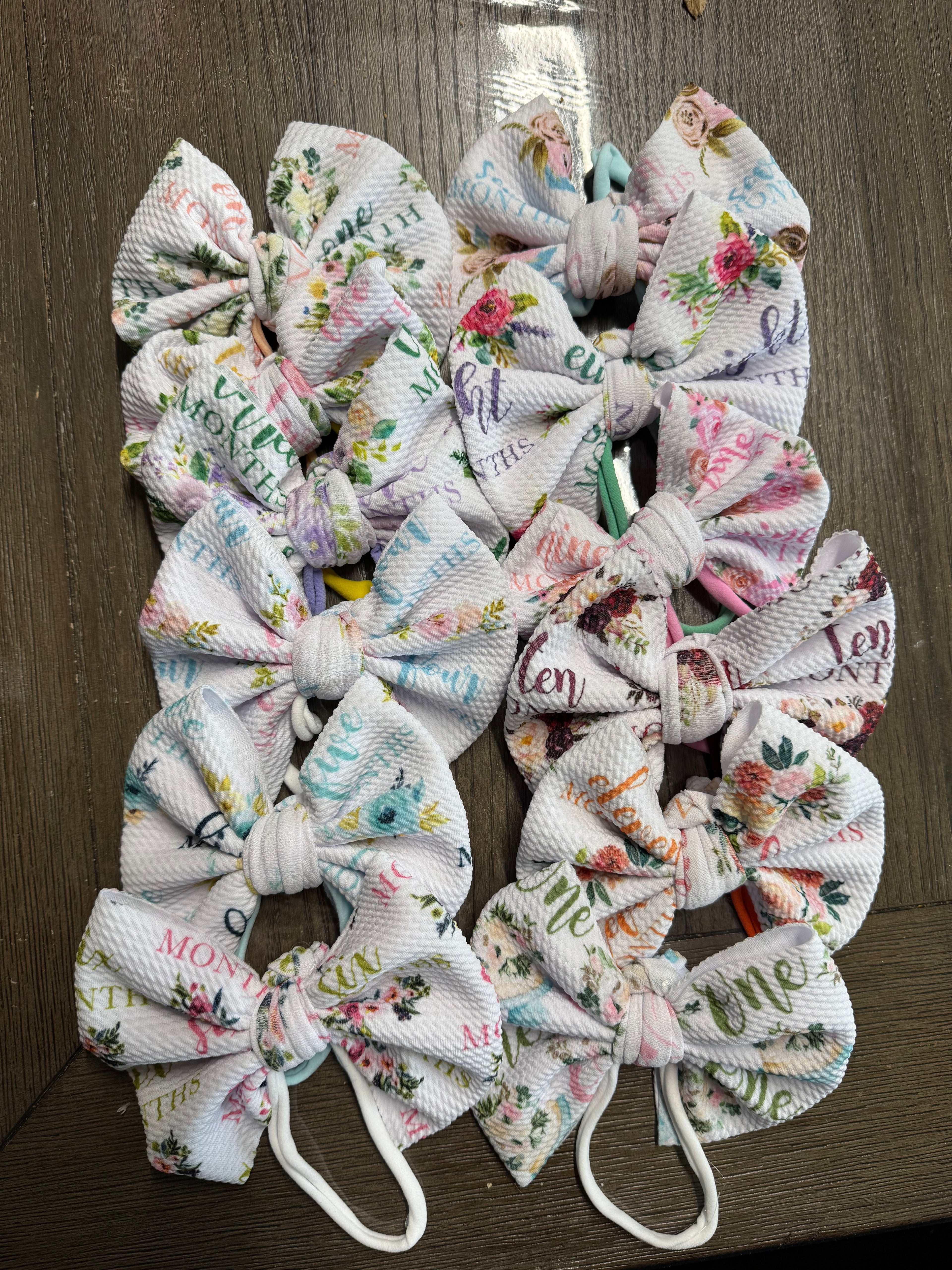 Monthly milestone bow set